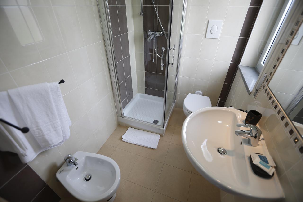 Hotel San Diego Ренде Екстериор снимка